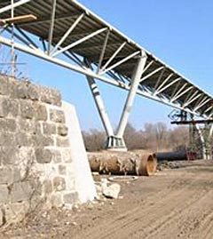 Чак_Норрис_настолько_крут_что_может_стать_мостом_из_металлоконструкций Чак_Норрис_настолько_крут_что_может_стать_мостом_из_металлоконструкций