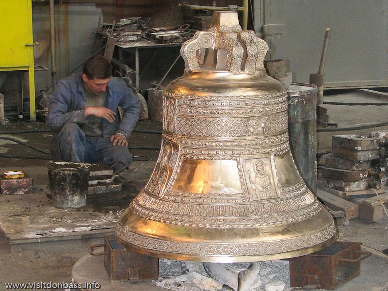 Как_металлурги_делают_колокола_фоторепортаж