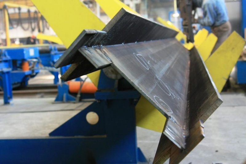 Сварная_балка_-_какая_разница_на_каком_оборудование_ее_делать_Мнение_участника_рынка_Легких_Металлических